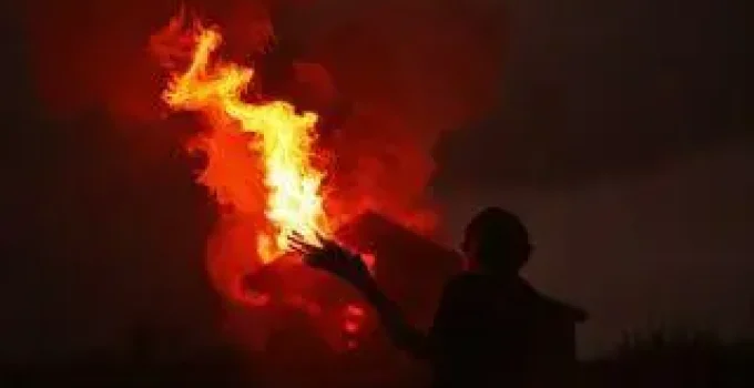 Raquel apresenta o álbum “Não incendiei a casa por milagre”