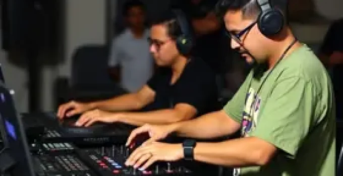 oficinas gratuitas de DJ para pessoas com deficiência