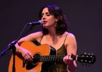 show de Julia Mestre no Sesc Bom Retiro