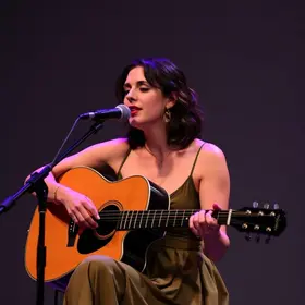 show de Julia Mestre no Sesc Bom Retiro