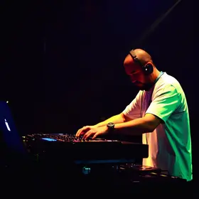 DJ Hum