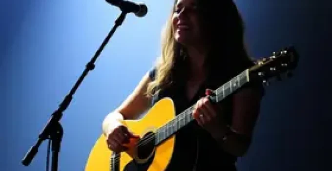 Edu Falaschi, Eleine, Sara Não Tem Nome